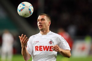 华体会app-曼城替补球员在杯赛中表现出色获得更多关注，曼城球员转会